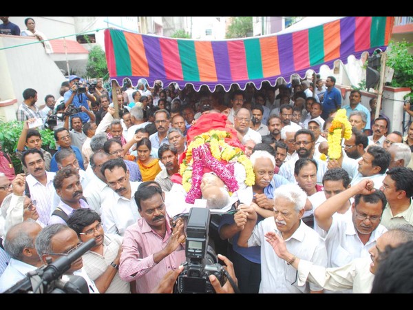 ఆంధ్ర వైధ్య కళాశాలకు...