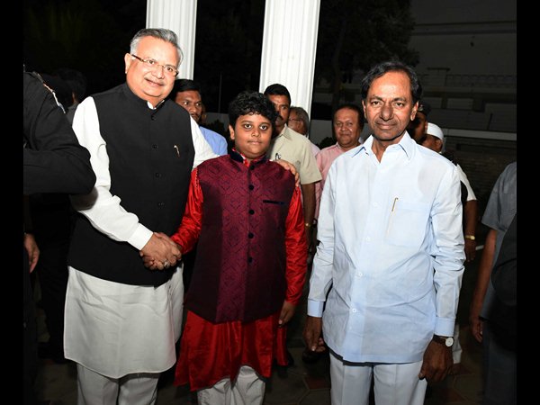 కేసీఆర్తో రమణ్సింగ్ భేటీ