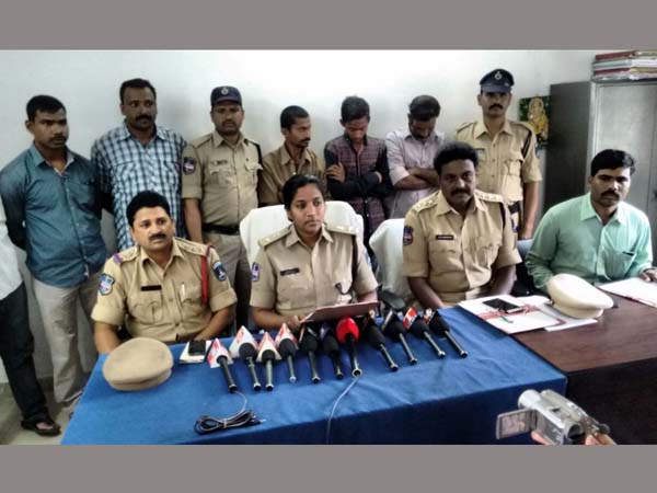 Bike Theft Gang Arrested By Uppal Police in Hyderabad Bike Theft Gang Arrested By Uppal Police in Hyderabad