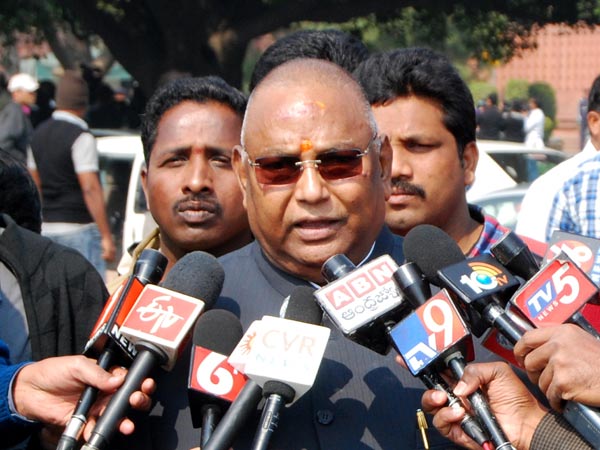 Rayapati Sambasiva Rao expressed anguish at media on special status to AP Rayapati Sambasiva Rao expressed anguish at media on special status to AP