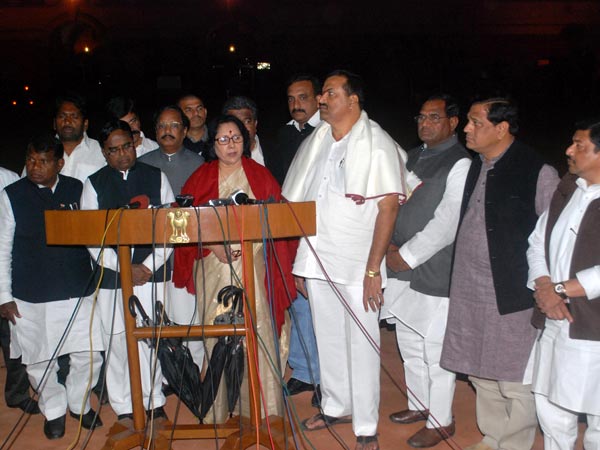 Telangana Congress leaders target KCR and Venkaiah Telangana Congress leaders target KCR and Venkaiah