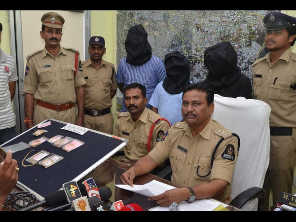 Bihar thieves arrested in Hyderabad Bihar thieves arrested in Hyderabad