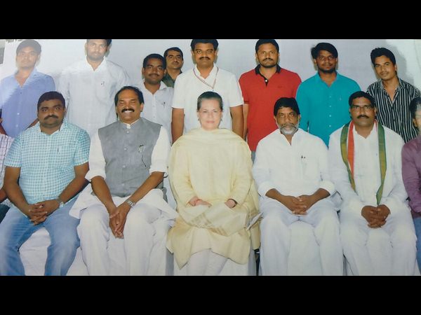 సోనియాను కలిసిన టి కాంగ్రెస్ నేతలు