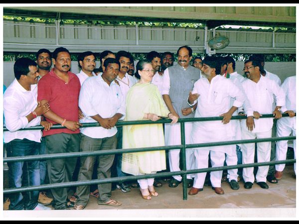 సోనియాను కలిసిన టి కాంగ్రెస్ నేతలు