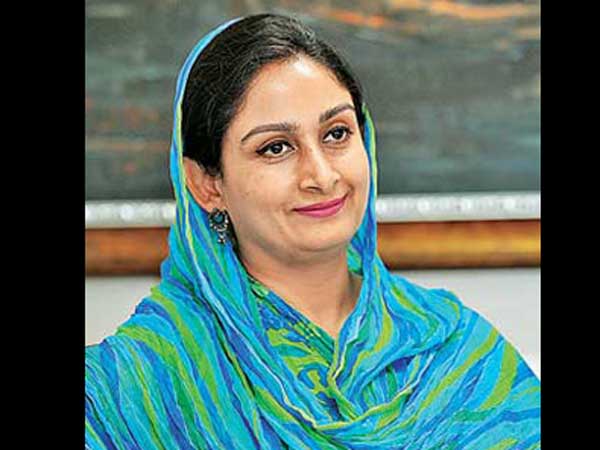 Harsimrat Kaur Badal lambasts Rahul Gandhi over food park in Amethi Harsimrat Kaur Badal lambasts Rahul Gandhi over food park in Amethi