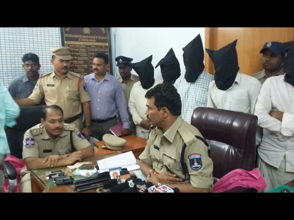 ఇల్లు అద్దెకు కావాలంటూ ఫోన్ చేసి దోపిడీ