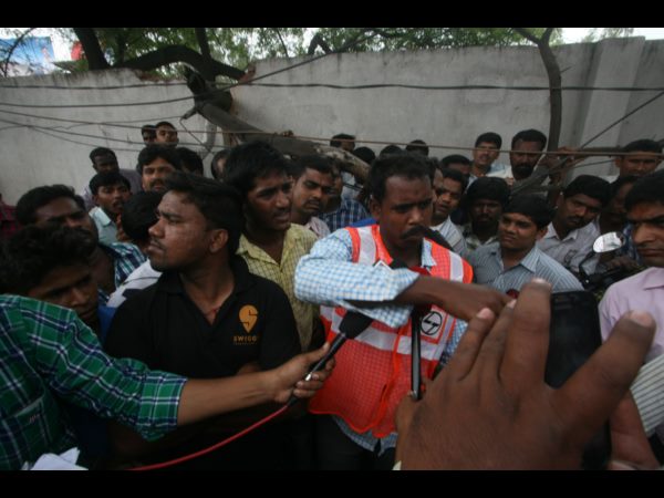 నీరూస్ కూడలి వద్ద..