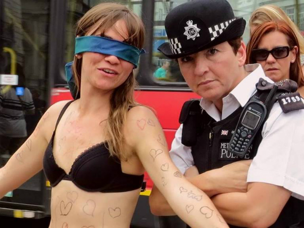 London Girl Strips Down on Street To Send Powerful Message To The World London Girl Strips Down on Street To Send Powerful Message To The World