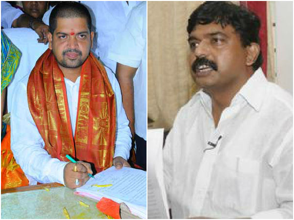 Perni Nani lashes out at minister Kollu Ravindra Perni Nani lashes out at minister Kollu Ravindra