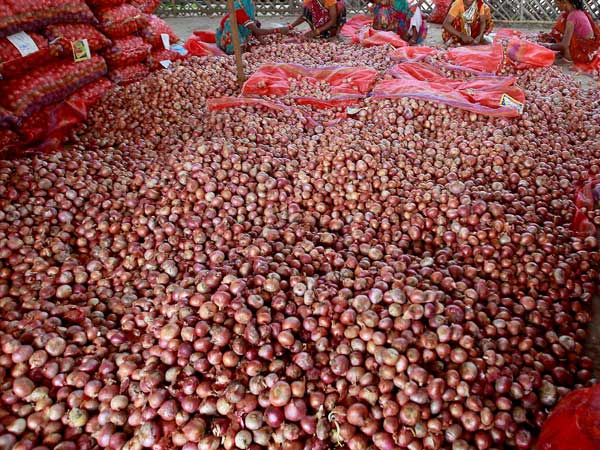Lorry with onion stolen in Ravulapalem Lorry with onion stolen in Ravulapalem