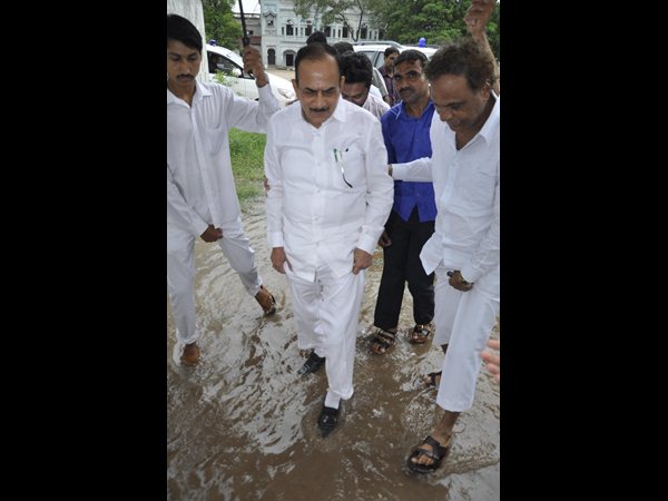 భారీ వర్షం