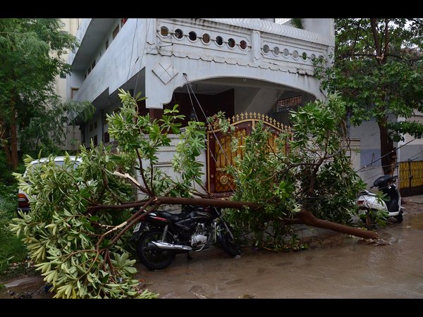 భారీ వర్షం
