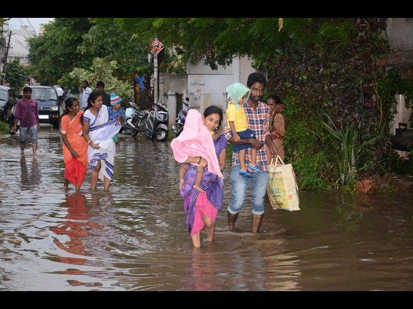 భారీ వర్షం