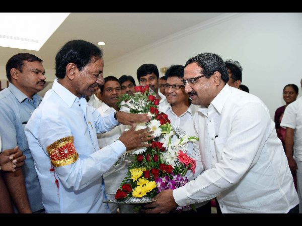 పెట్టుబడుల వేటలో చైనాకు కేసీఆర్