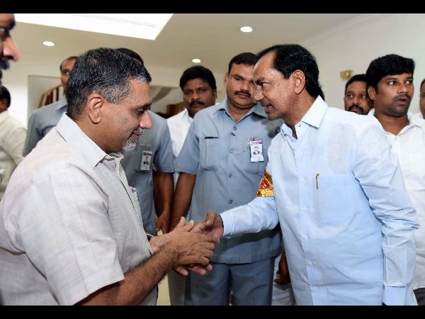 పెట్టుబడుల వేటలో చైనాకు కేసీఆర్