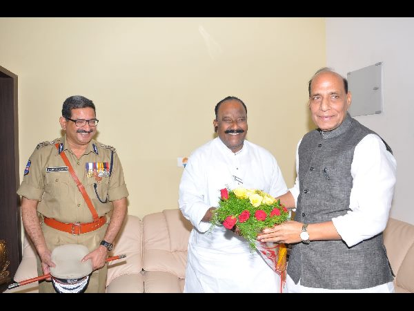 రాజ్నాథ్తో నాయిని