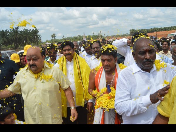 అద్భుత దృశ్యం - కృష్ణాలో గోదారి తల్లి