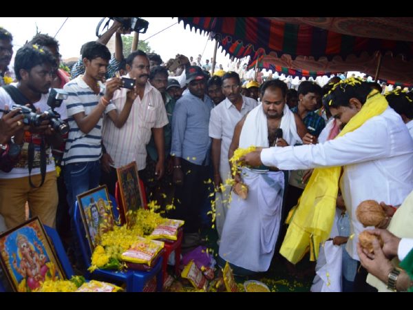 అద్భుత దృశ్యం - కృష్ణాలో గోదారి తల్లి