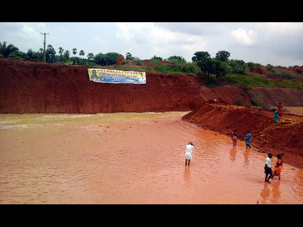 అద్భుత దృశ్యం - కృష్ణాలో గోదారి తల్లి