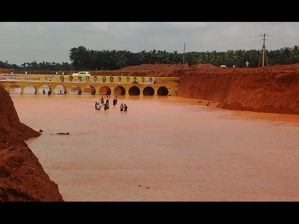 అద్భుత దృశ్యం - కృష్ణాలో గోదారి తల్లి