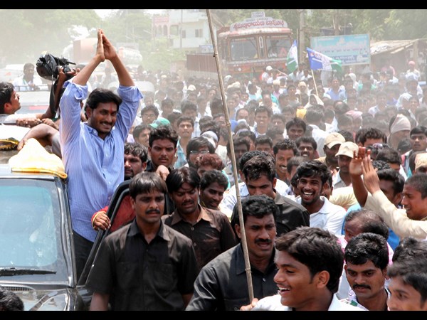 YS Jagan's dharnas are like fashion shows YS Jagan's dharnas are like fashion shows
