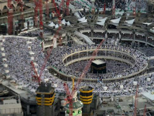 Mecca crane crash: Telanganite dead, Hyderabadis injured Mecca crane crash: Telanganite dead, Hyderabadis injured