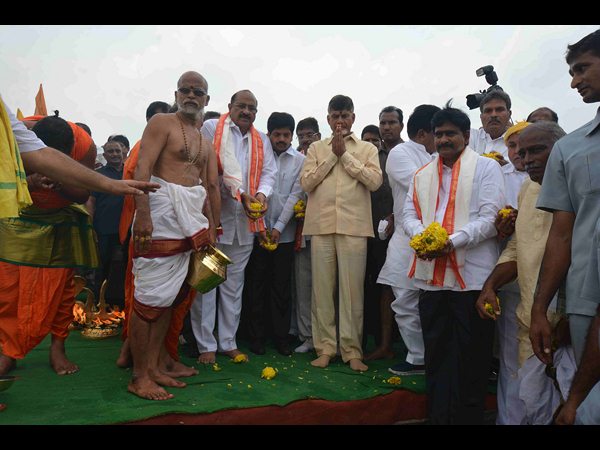 50 ఏళ్ల కల ఫలించిన వేళ: బాబు ఉద్వేగభరిత ప్రసంగం