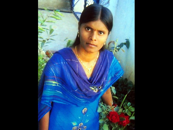 Maoist Shruti Parents Protests at MGM Hospital Warangal Maoist Shruti Parents Protests at MGM Hospital Warangal
