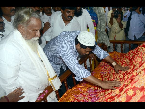 వైయస్ జగన్