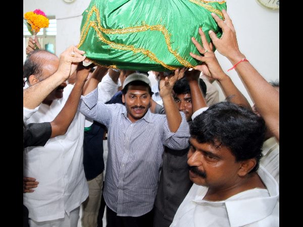 వైయస్ జగన్