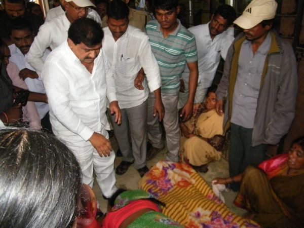 మంత్రి మహేందర్ రెడ్డి పరామర్శ