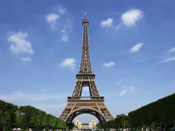 Eiffel Tower closed as terror suspects seen climbing France's famous attraction Eiffel Tower closed as terror suspects seen climbing France's famous attraction