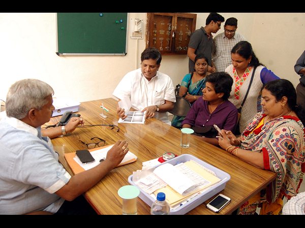 లెక్చరర్ లైంగిక వేధింపులు