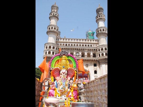 నిమజ్జనం: యవత డ్యాన్స్, పోటెత్తిన జనం
