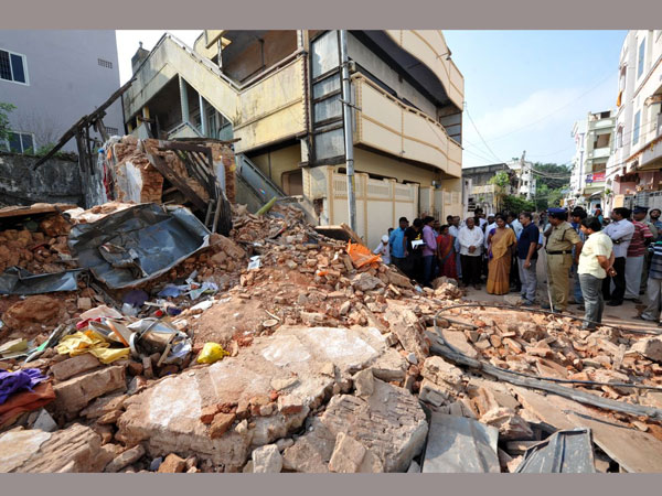Two killed in old building collapses at Guntur Two killed in old building collapses at Guntur