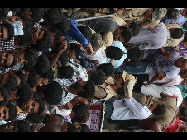 ఖైరతాబాద్ లడ్డూ కోసం ఎగబడిన జనం