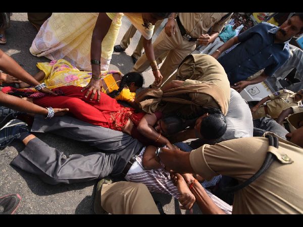 ఆశా వర్కర్ల అరెస్ట్