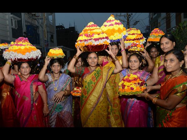 బతుకమ్మ సంబరాలు