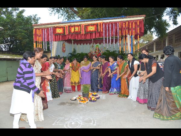 బతుకమ్మ సంబరాలు