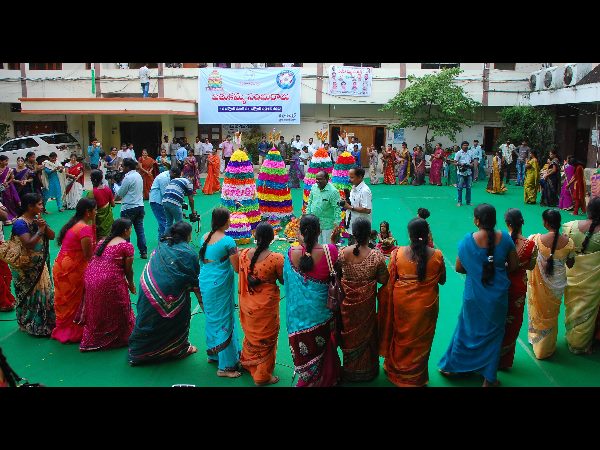 బతుకమ్మ సంబరాలు