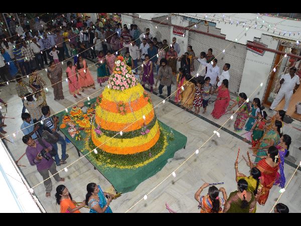 బతుకమ్మ సంబరాలు