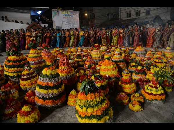 బతుకమ్మ సంబరాలు