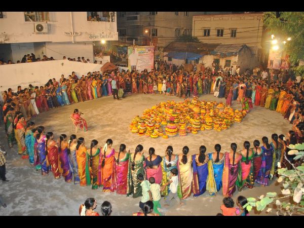 బతుకమ్మ సంబరాలు