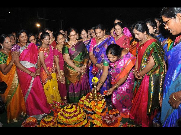 బతుకమ్మ సంబరాలు