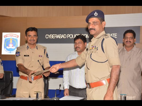 కనీసం ఆరు స్నాచింగ్లు