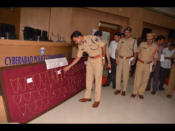 ఇరానీ గ్యాంగ్ అంటే...