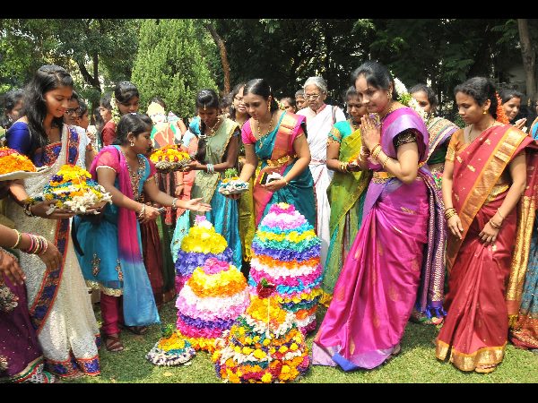 బతుకమ్మ సంబరాలు