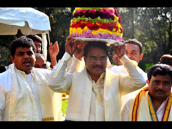 Bathukamma Celebrations in Tampa FL by Telangana Association of Florida Bathukamma Celebrations in Tampa FL by Telangana Association of Florida