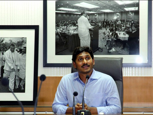 YS jagan says injustice meted out to Rayalaseema and North Andhra YS jagan says injustice meted out to Rayalaseema and North Andhra