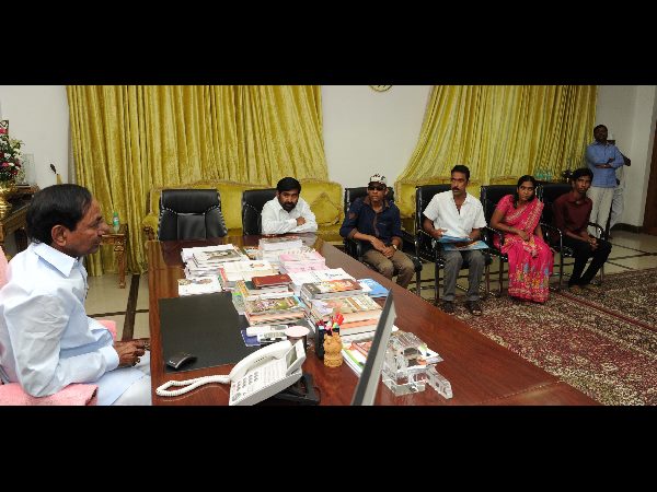 సిఎం కెసిఆర్ను కలిసిన రాకేష్